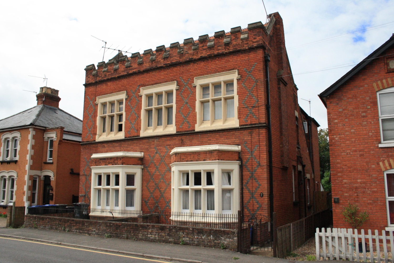 Egham, Surrey, TW20 Nevin And Wells